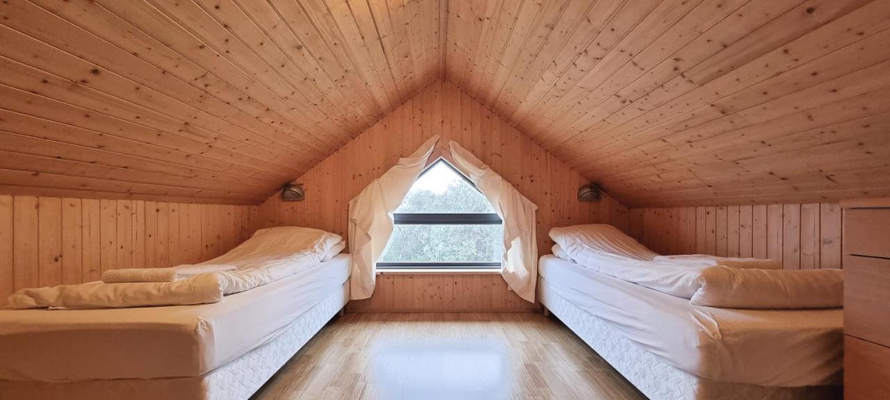 Kirkjubraut - Church Street Villa Talknafjordur Kültér fotó